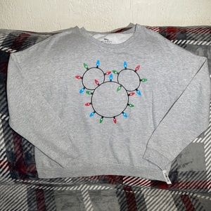 DISNEY MICKEY MOUSE CHRISTMAS LIGHTS GRAY SWEATSHIRT ⭐️ NWT ⭐️